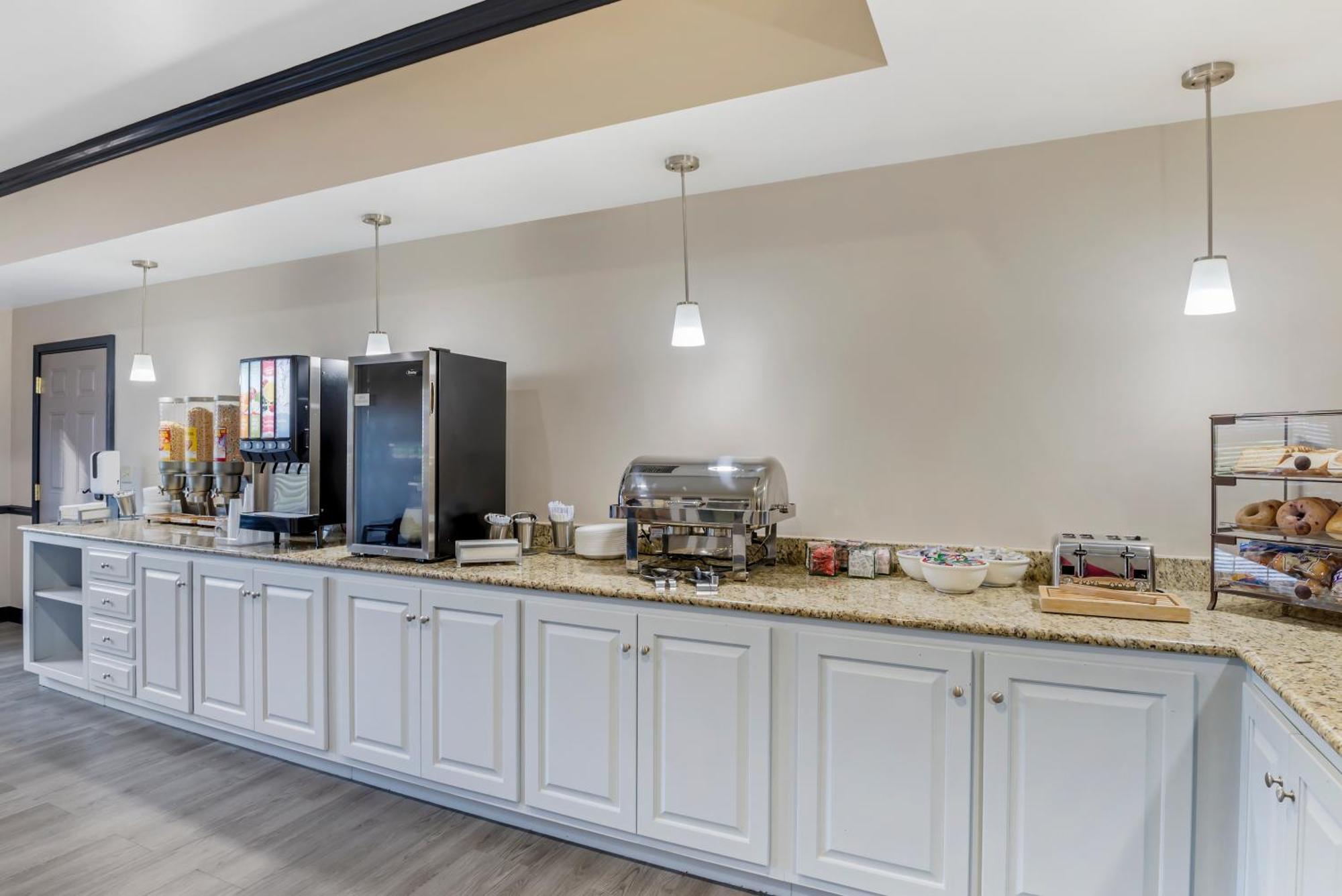 Country & By Radisson, - Hanover, Va 3* Ashland