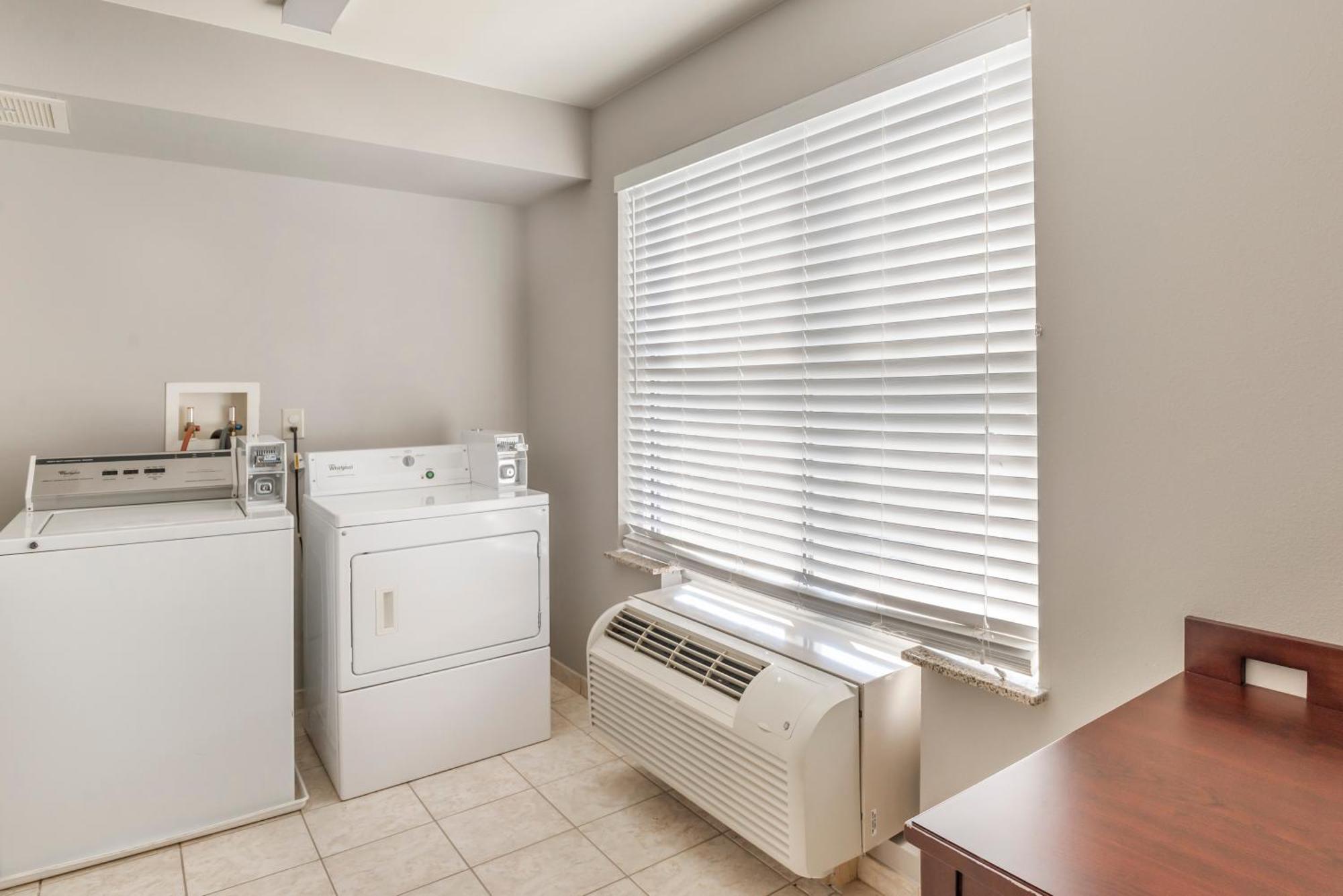 Country & By Radisson, - Hanover, Va 3* Ashland